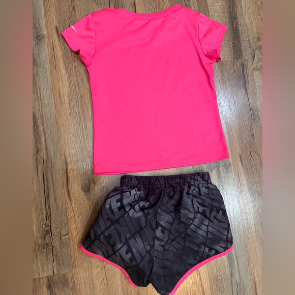 Nike Girl 4T- Hot Pink Top and Black Shorts Set - Picture 8 of 8